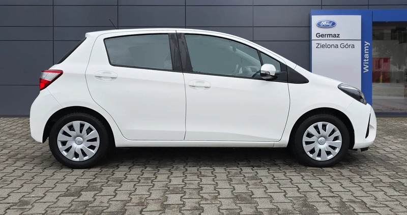 Toyota Yaris cena 47900 przebieg: 100475, rok produkcji 2019 z Miłomłyn małe 466